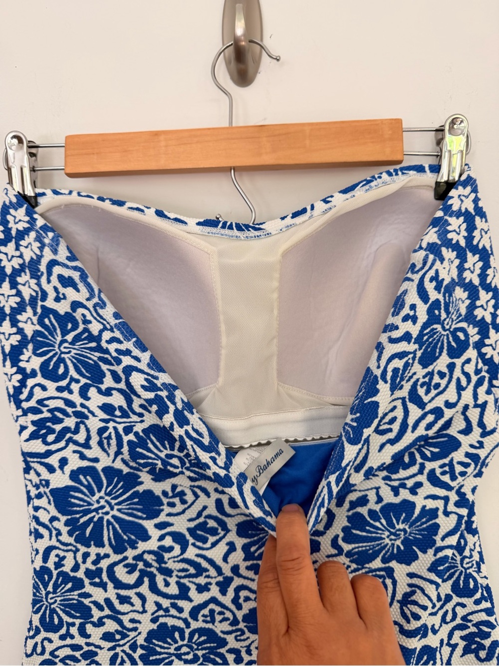 Tommy Bahama Strapless Blue & White Floral One-Piece Swimsuit Sz 12 Barely Used - Picture 8 of 10